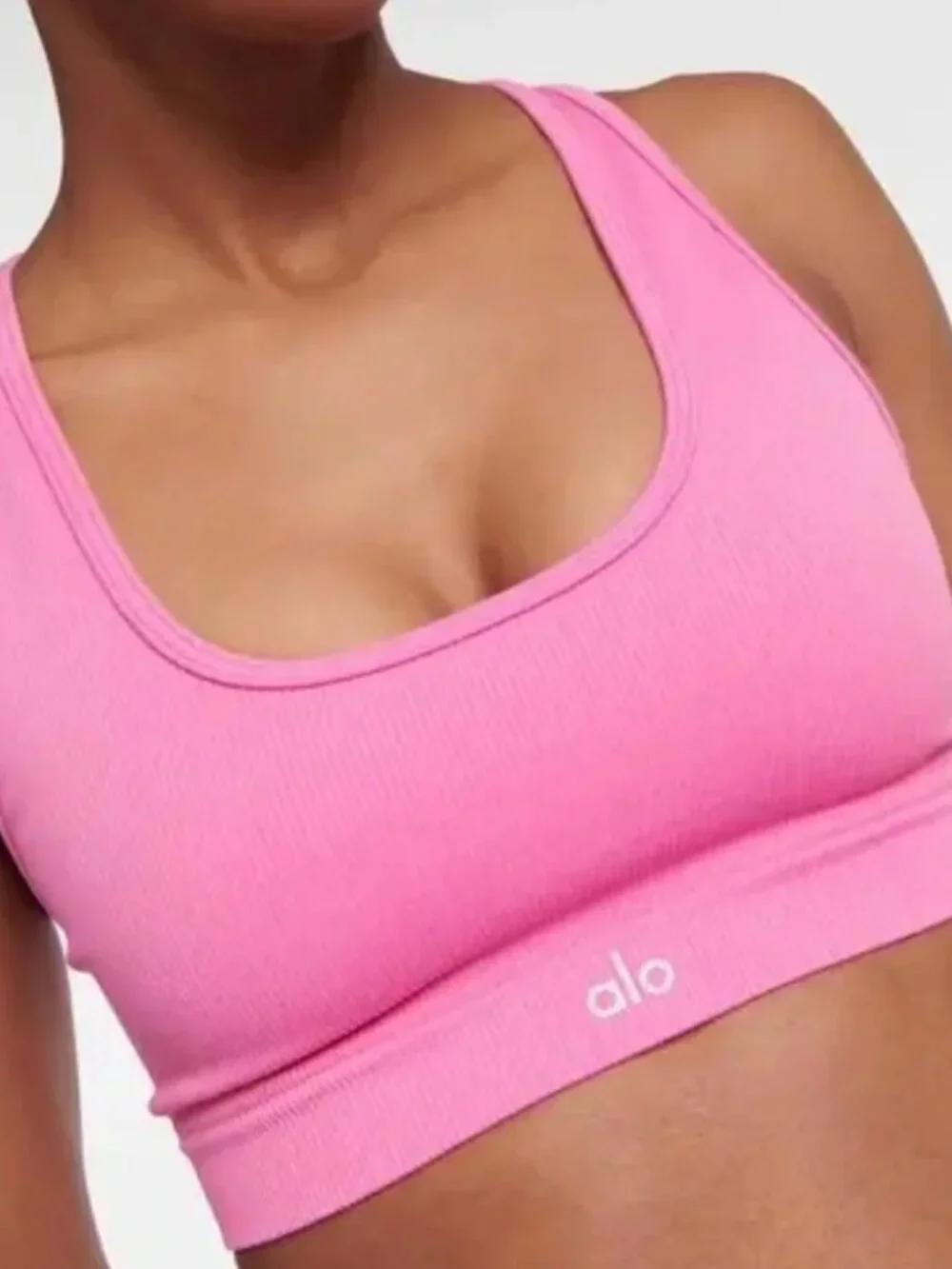 Alo Yoga Seamless Ribbed Favorite Bra in Paradise Pink XS